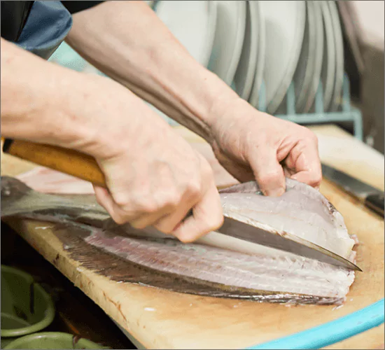 一度食べたら納得の専門店のお魚